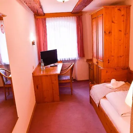 Отель Gaestehaus Linde